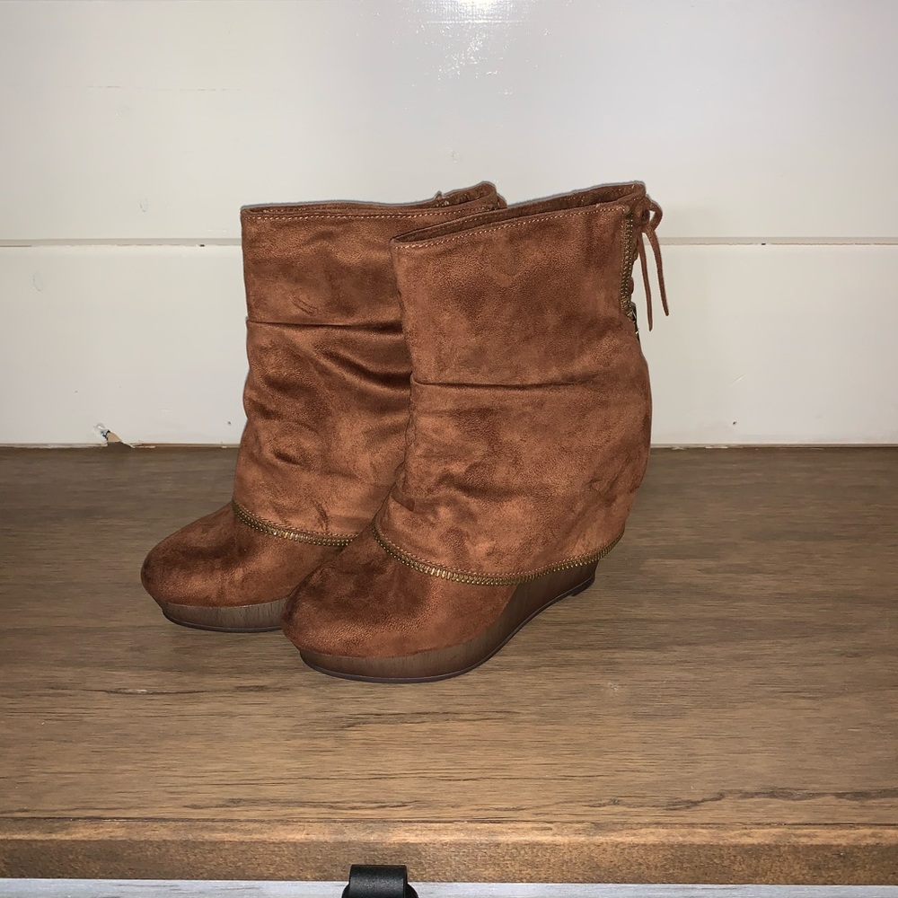 Not Rated Women’s Brown Suede Wedge Ankle Boots